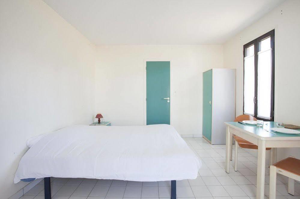Hôtel Sous Les Pins à Ronce-les-Bains Extérieur photo