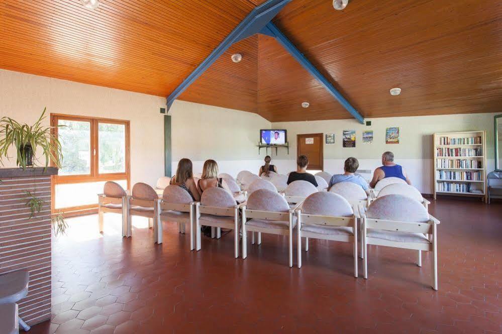 Hôtel Sous Les Pins à Ronce-les-Bains Extérieur photo