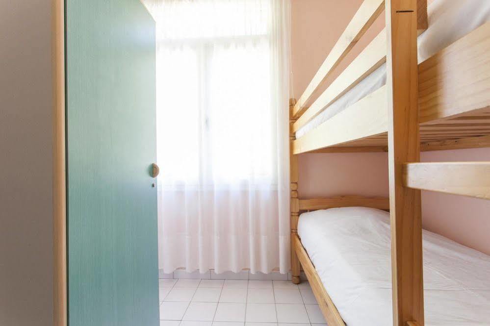 Hôtel Sous Les Pins à Ronce-les-Bains Extérieur photo
