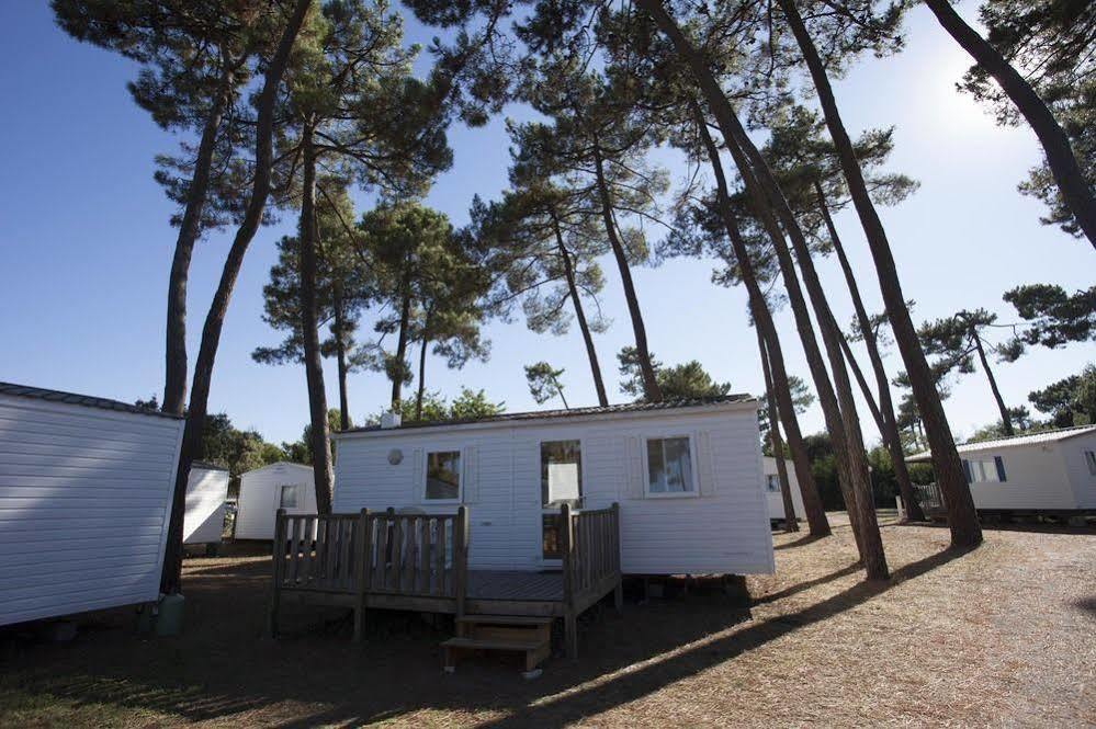 Hôtel Sous Les Pins à Ronce-les-Bains Extérieur photo
