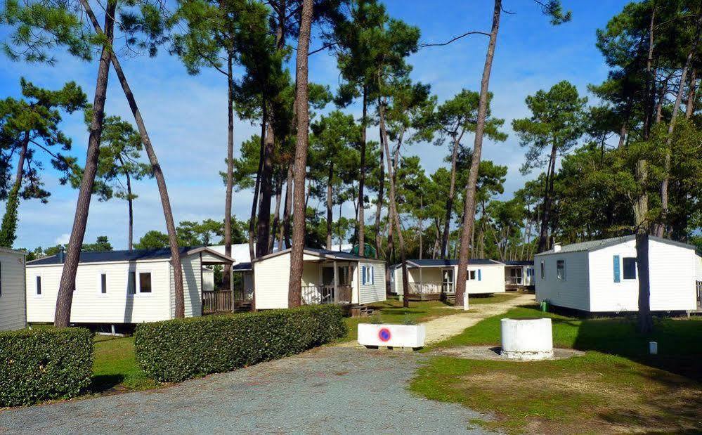 Hôtel Sous Les Pins à Ronce-les-Bains Extérieur photo